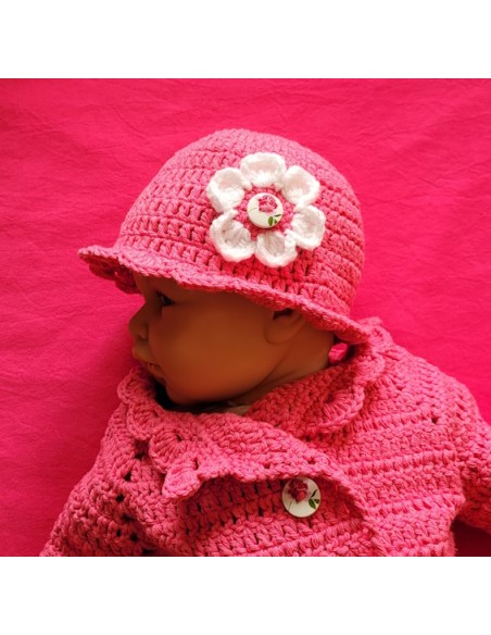 Ensemble gilet, bonnet et chaussons pour poupon ou bébé taille 3 mois