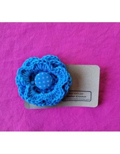 Broche au crochet en forme de fleur