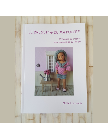 Livre de 19 patrons de crochet pour poupée de 32-34cm