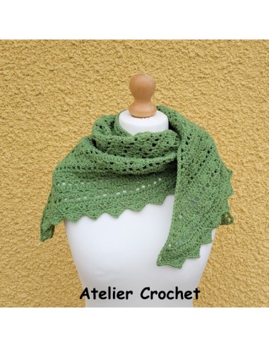 châle vert au crochet