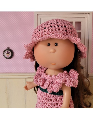 ensemble robe, chapeau et bottes au crochet pour poupée Mia Nines d'Onil
