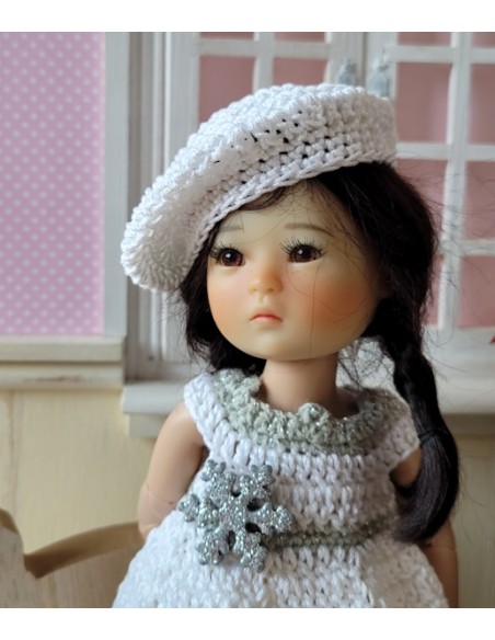 Ensemble robe et béret au crochet pour poupée Ten Ping