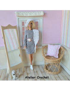 Ensemble robe, écharpe et béret au crochet pour poupée Barbie