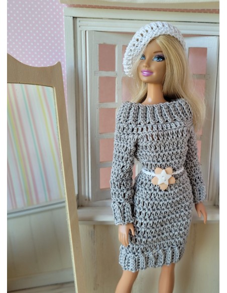 Ensemble robe, écharpe et béret au crochet pour poupée Barbie