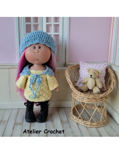 Robe, châle et bonnet au crochet pour poupée Little Mia