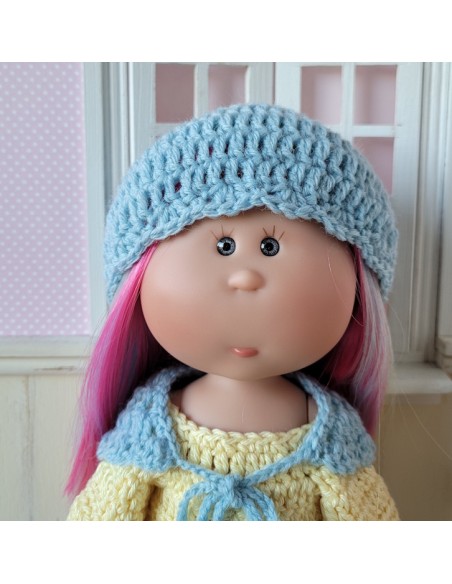 Robe, châle et bonnet au crochet pour poupée Little Mia