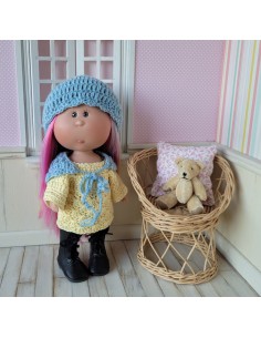 Robe, châle et bonnet au crochet pour poupée Little Mia 2