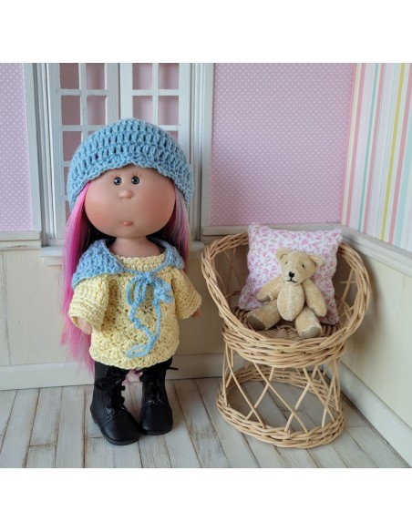 Robe, châle et bonnet au crochet pour poupée Little Mia