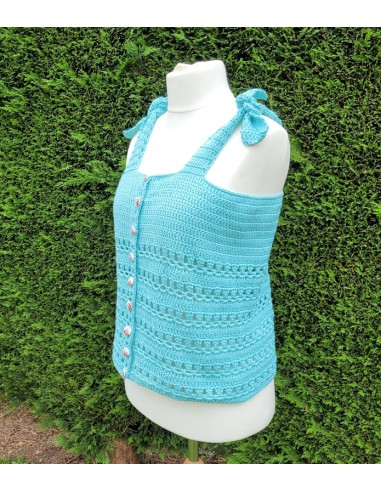 Top bleu ciel fait main au crochet