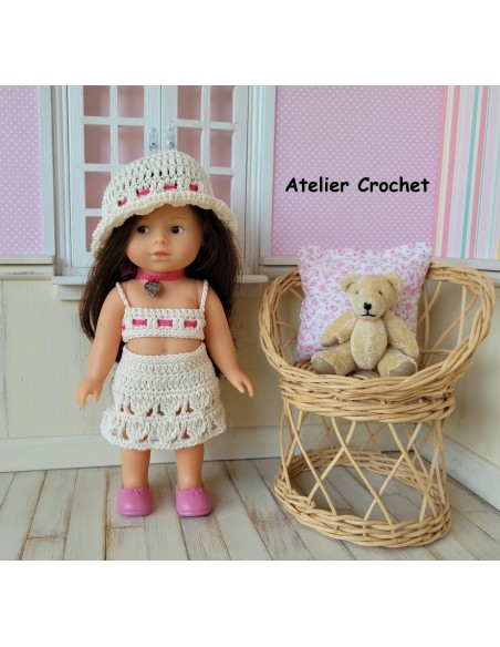 Ensemble jupe, top et chapeau au crochet pour poupée mini corolline