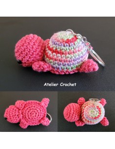 porte-clés tortue multicolore au crochet fait main