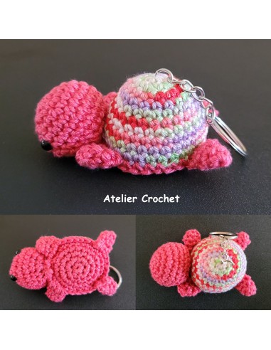 porte-clés tortue multicolore au crochet fait main