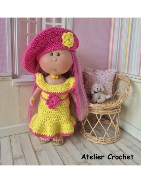 Ensemble robe, ceinture et béret au crochet pour poupée Little Mia Nines d'Onil