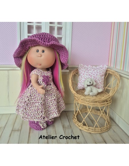 Ensemble robe, chapeau et chaussures au crochet pour poupée Little Mia Nines d'Onil