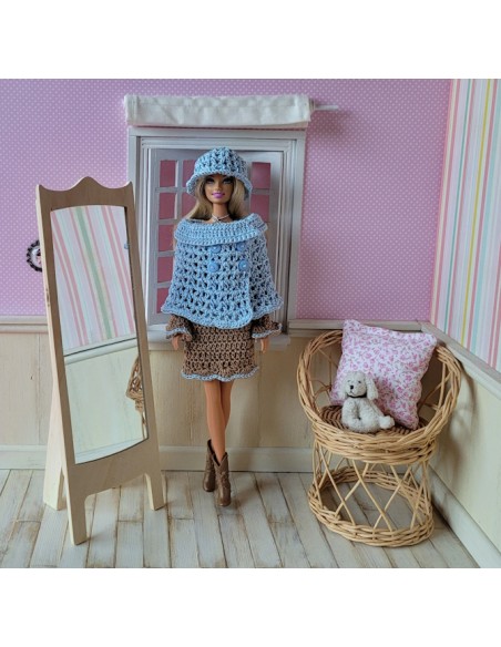 Ensemble robe à manches longues, cape et chapeau au crochet pour Barbie