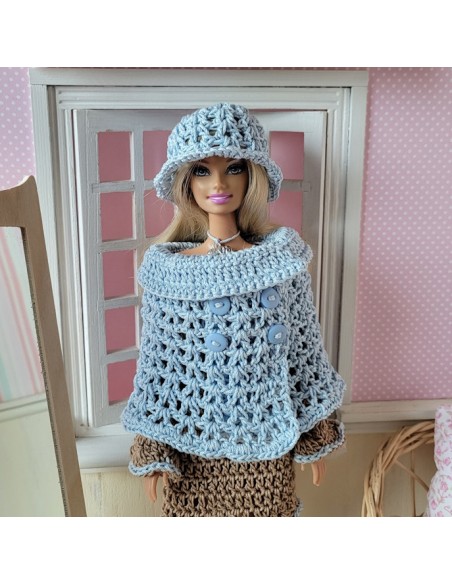 Ensemble robe à manches longues, cape et chapeau au crochet pour Barbie