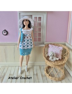 Jupe, tunique, chapeau et sac au crochet pour poupée Barbie Curvy