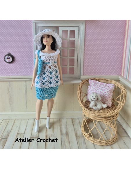Jupe, tunique, chapeau et sac au crochet pour poupée Barbie Curvy