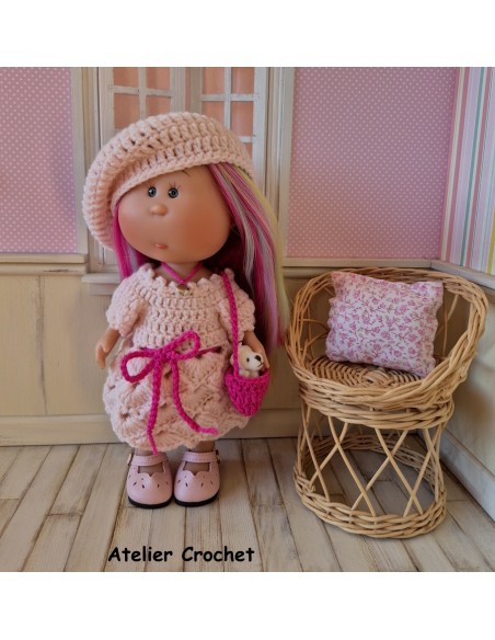 Ensemble robe, sac et béret au crochet pour poupée Little Mia Nines d'Onil