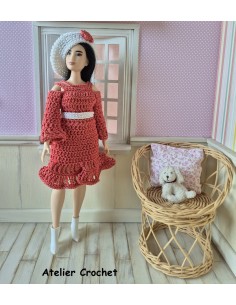 Ensemble robe et béret au crochet pour poupée Barbie