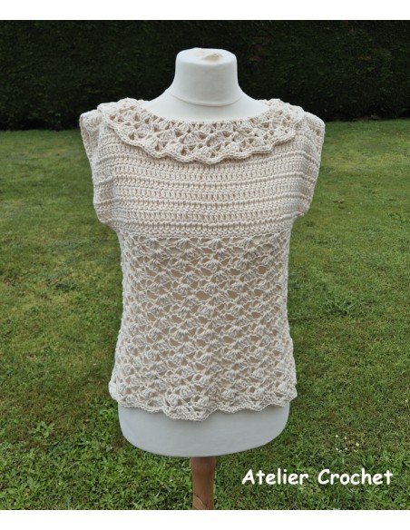 Top beige fait main au crochet