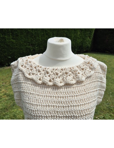 Top beige fait main au crochet