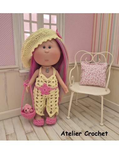 Ensemble salopette, ceinture, béret, sac et chaussures au crochet pour poupée Little Mia Nines d'Onil