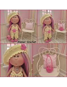 Ensemble salopette, ceinture, béret, sac et chaussures au crochet pour poupée Little Mia Nines d'Onil 2