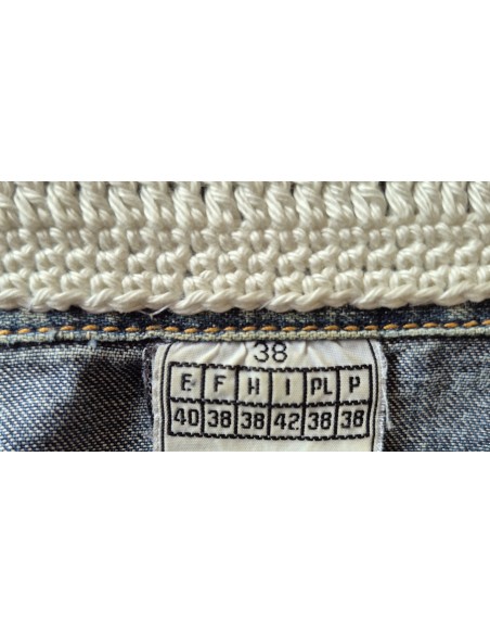 veste en jean customisée au crochet