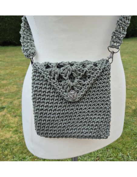 Sac vert kaki granny réalisé à la main au crochet taille unique