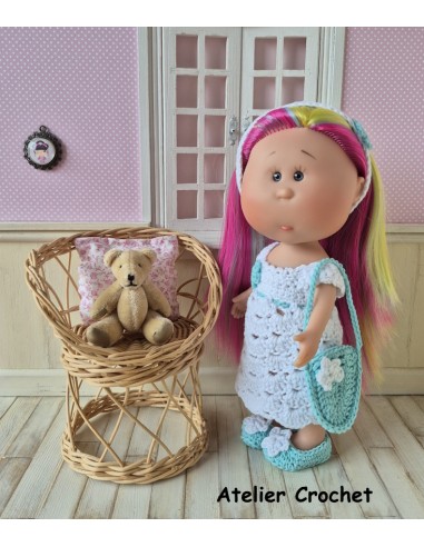 Ensemble robe, bandeau, sac et chaussures au crochet pour poupée Little Mia Nines d'Onil