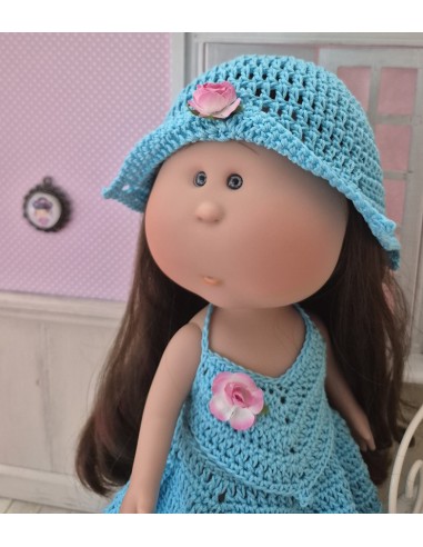 Ensemble top, jupe et chapeau au crochet pour poupée Mia Nines d'Onil