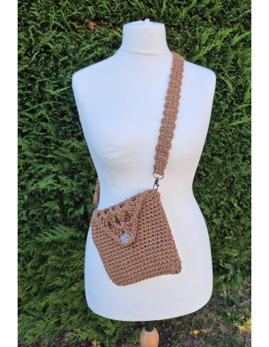 sac marron pour femme à base de granny au crochet