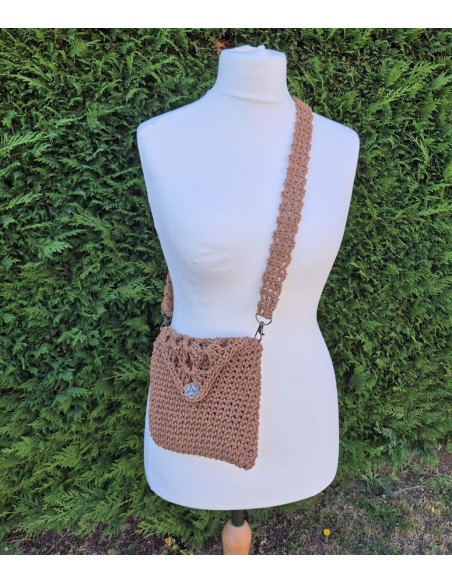 sac marron pour femme à base de granny au crochet