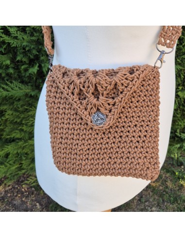 sac marron pour femme à base de granny au crochet