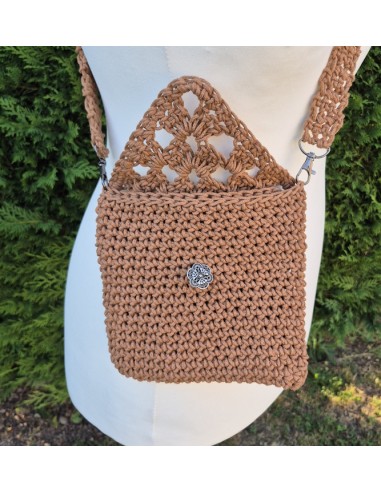 sac marron pour femme à base de granny au crochet