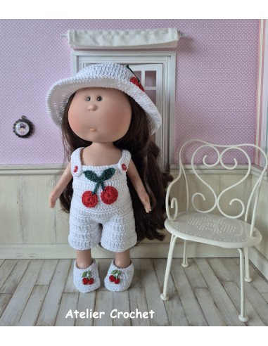 Salopette, chapeau et chaussures au crochet pour poupée Mia Nines d'Onil