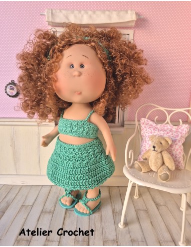 Top, culotte, jupe, bandeau et chaussures au crochet pour poupée Mia Nines d'Onil