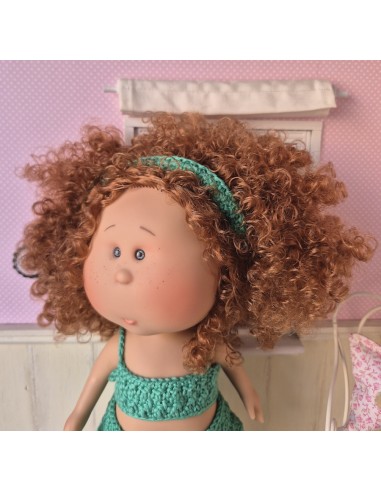 Top, culotte, jupe, bandeau et chaussures au crochet pour poupée Mia Nines d'Onil