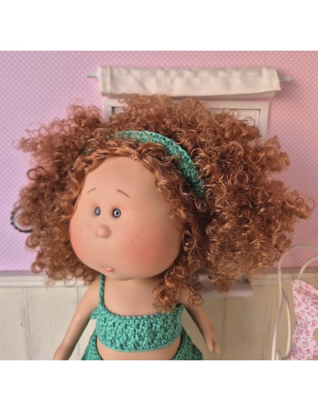 Top, culotte, jupe, bandeau et chaussures au crochet pour poupée Mia Nines d'Onil