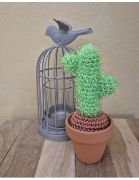 Cactus à branche fait au crochet