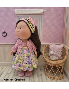 Ensemble robe, gilet, fichu et chaussures au crochet pour poupée Mia Nines d'Onil