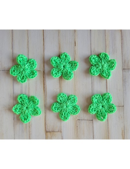 Lot de 6 fleurs vertes au crochet